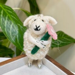 尼泊爾手工羊毛氈娃娃｜粉紅花朵小白羊
